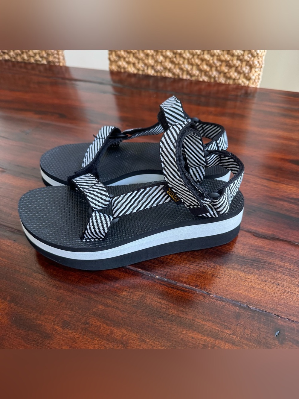 Teva Womens Flatform Sandals Size 7 Universal Platform Stripe Black & White